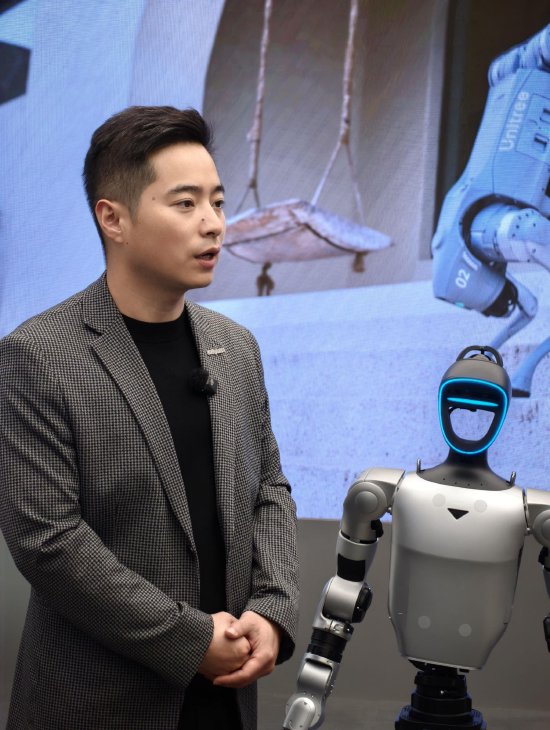 宇树科技CMO：机器人进入家庭还需时间，将在未来完善功能和降低售价